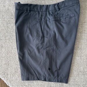 Lululemon Athletica Men's Gray Flat Front Shorts